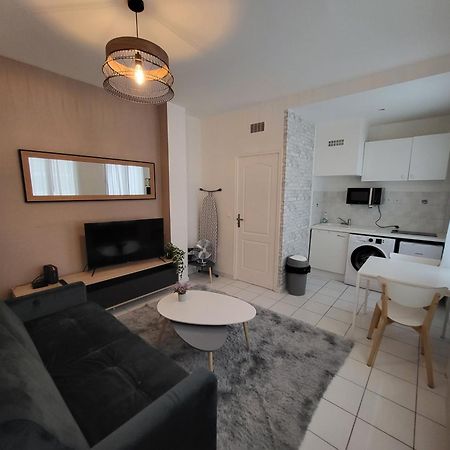 Appartement Spacieux 28M2 Avec Chambre Separee Issy-les-Moulineaux Luaran gambar