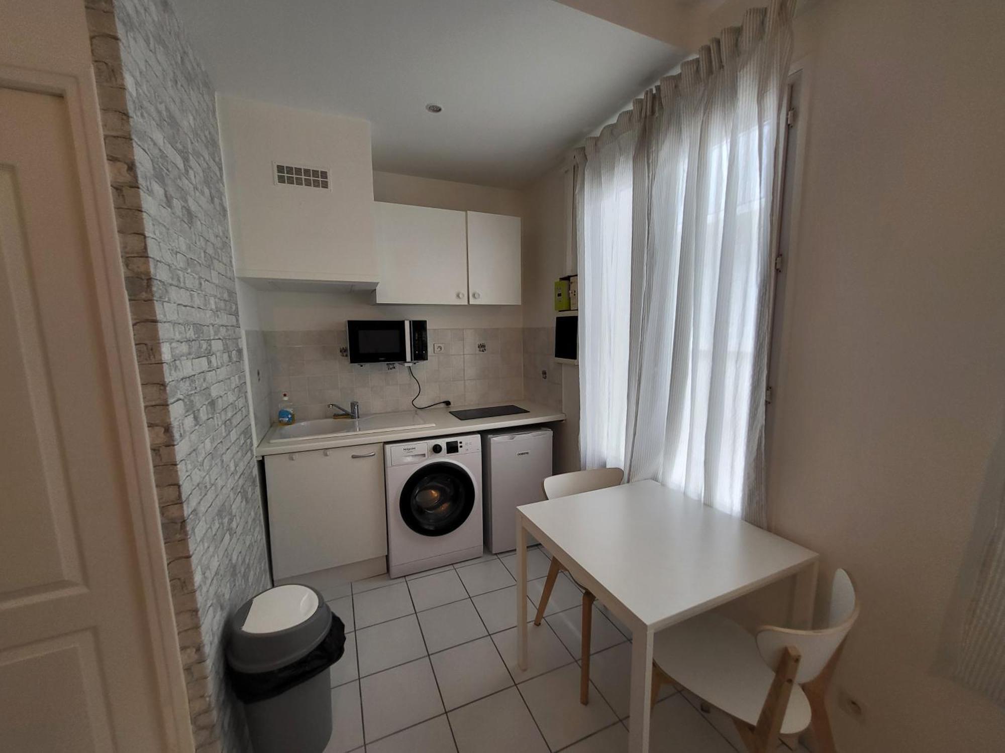 Appartement Spacieux 28M2 Avec Chambre Separee Issy-les-Moulineaux Luaran gambar