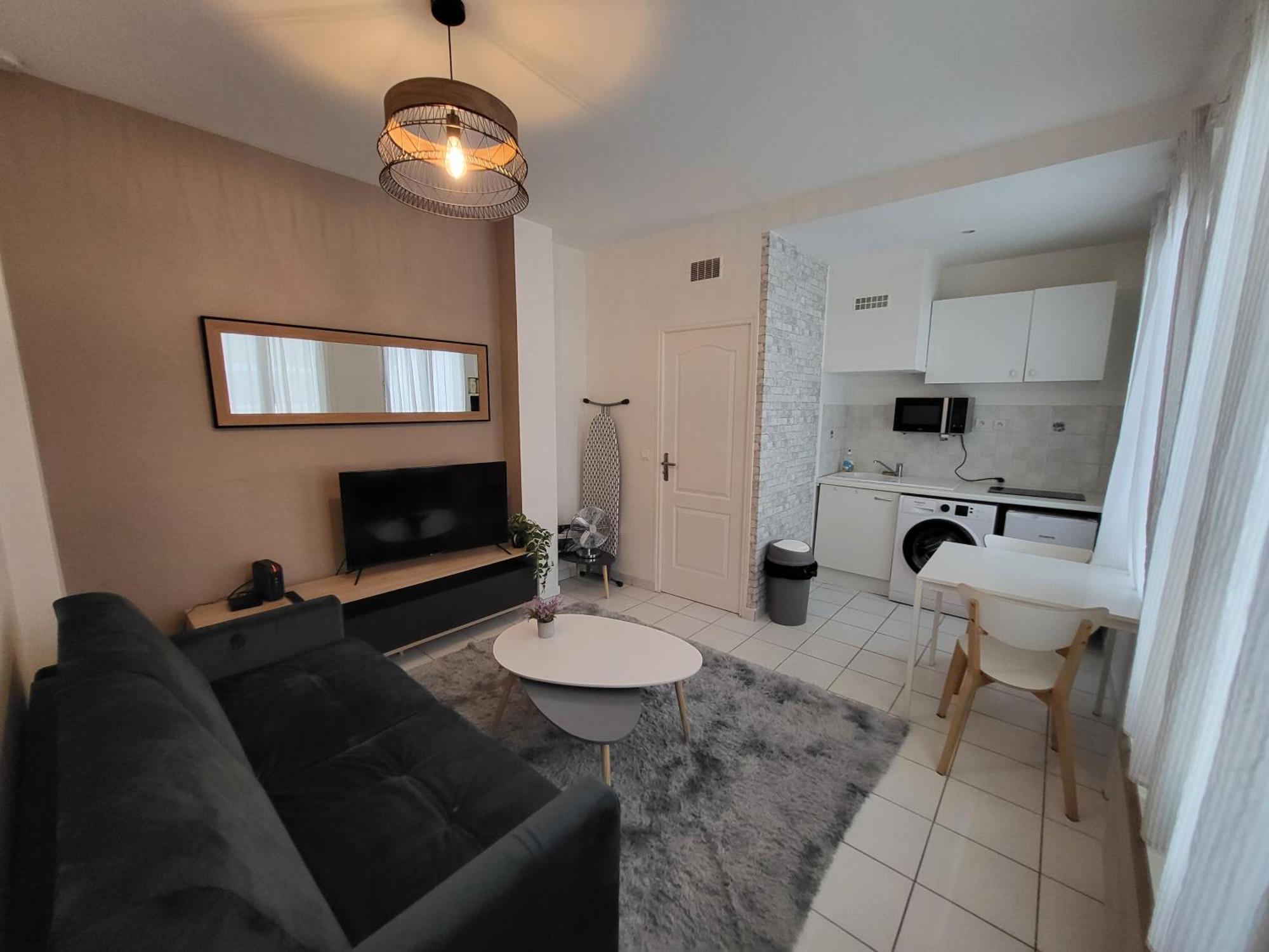Appartement Spacieux 28M2 Avec Chambre Separee Issy-les-Moulineaux Luaran gambar